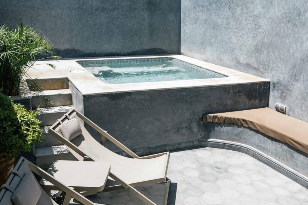 Riad titré à vendre entre Riad Laarous et Bab Doukkala